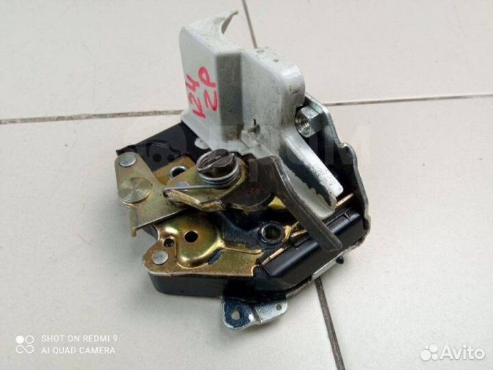 Замок двери задний правый Mercedes E W124