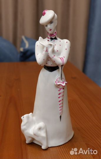 Статуэтка ’’Дама с собачкой’’. Дулево