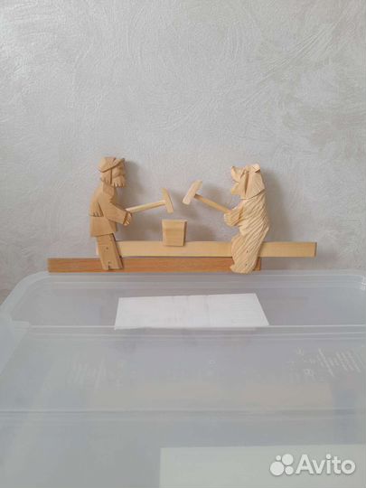 Кузнецы Богородская резная игрушка