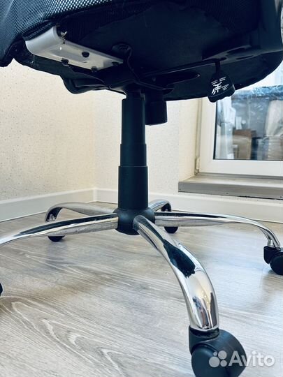 Компьютерное кресло руководителя