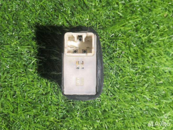 Кнопка стеклоподъемника Hyundai accent