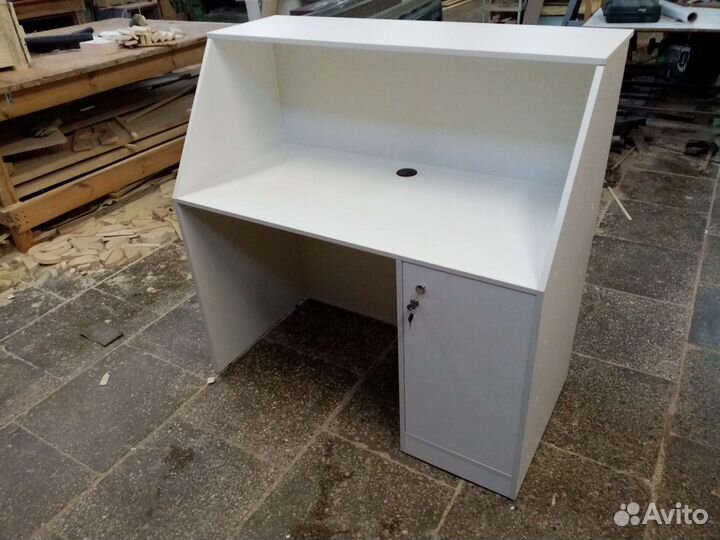 Стойка ресепшн для администратора, новая