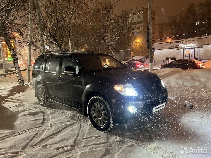 Nissan Pathfinder 2.5 AT, 2011, 126 000 км