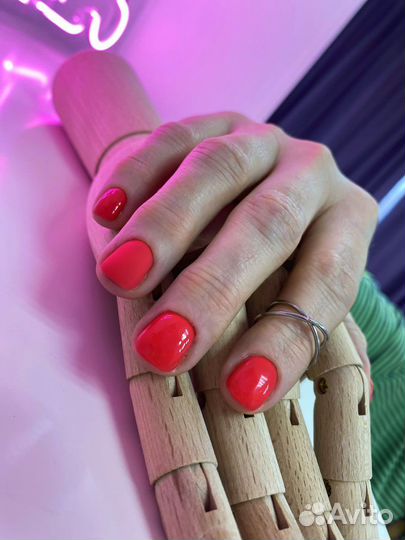 Модель на маникюр