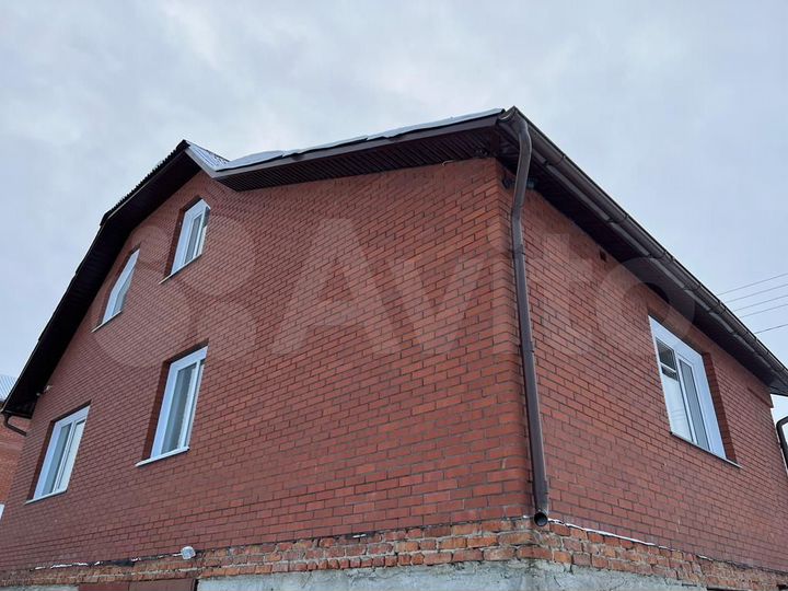 Дом 220 м² на участке 16,8 сот.