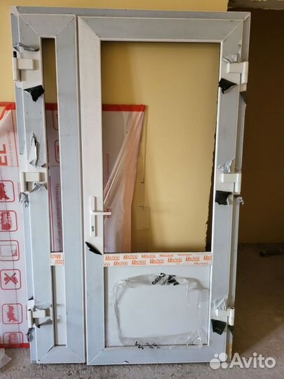 Дверь пластиковая