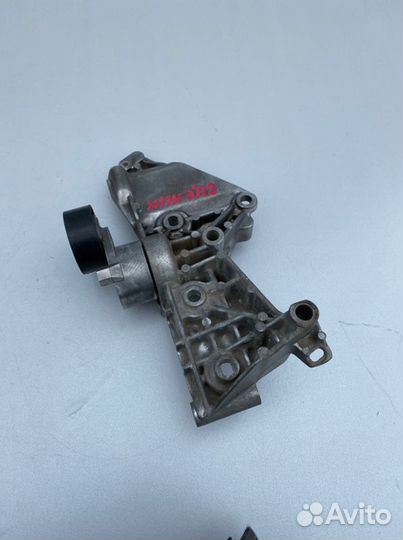 Кронштейн генератора Renault Scenic 2 1.6