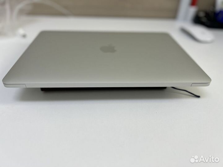 Macbook pro 13 2020 m1