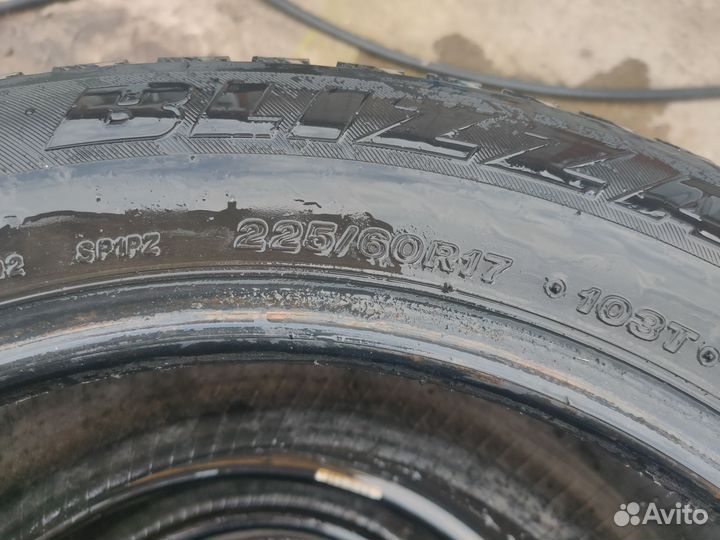 Bridgestone Blizzak Spike-01 225/60 R17 103T
