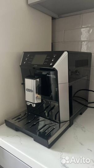 DeLonghi Кофемашина ecam550.65.SB