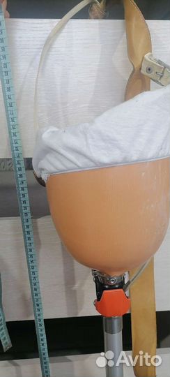 Протез бедра с коленным модулем