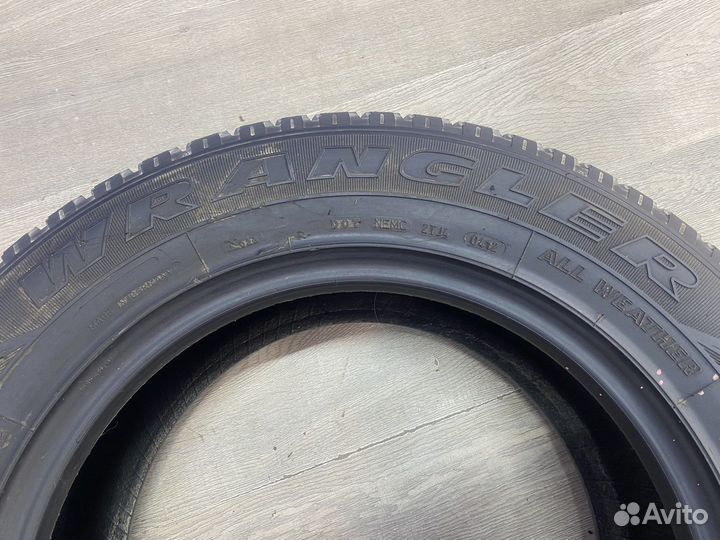 Goodyear Wrangler HP All Weather 235/65 R17