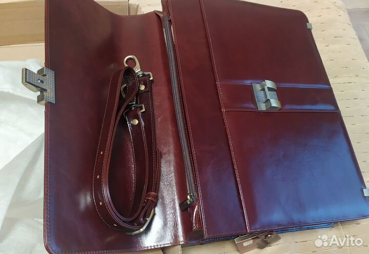 Мужской кожаный портфель новый