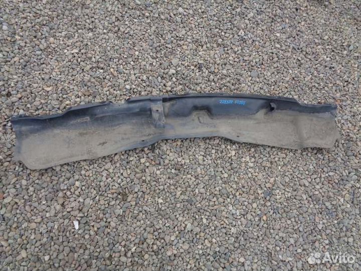 Планка под жабо Toyota Corolla Spacio ZZE122