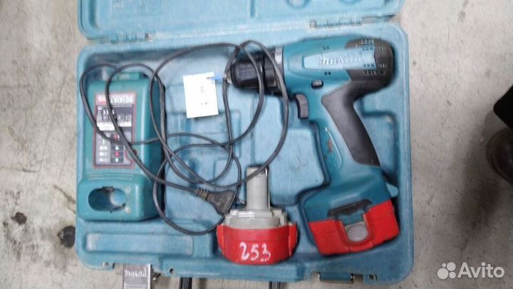 Шуруповёрт makita 6231D