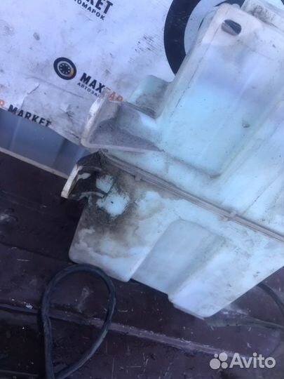 Бачок омывателя Mitsubishi Outlander 2.4 4G69 2006