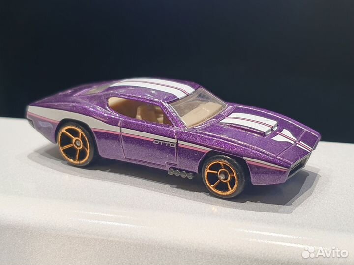 Модели Hot Wheels по 150