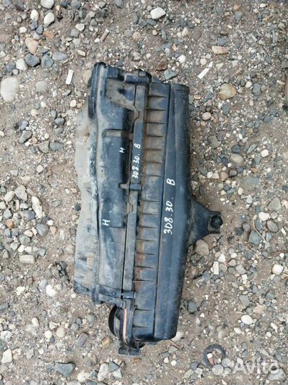 Корпус воздушного фильтра Peugeot 308 4A/C EP6