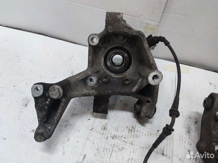 Зданий поворотный кулак Volkswagen tiguan 1