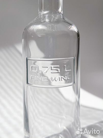 Бутылка винтажная из прозрачного стекла