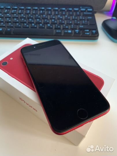 iPhone 8, 64 ГБ