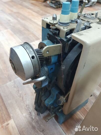 Швейная машина для пришивания пуговиц