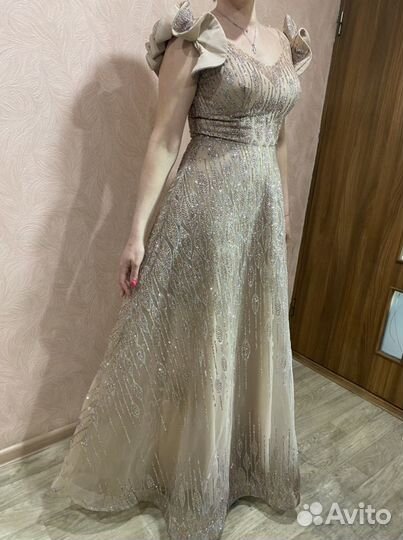 Вечернее платье