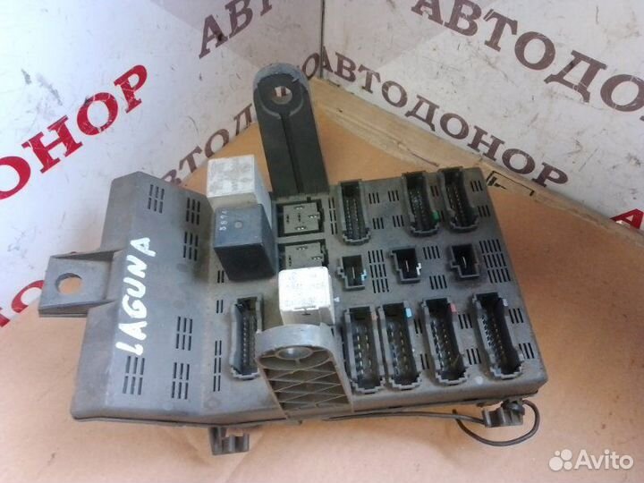 Блок предохранителей Renault Laguna 1995
