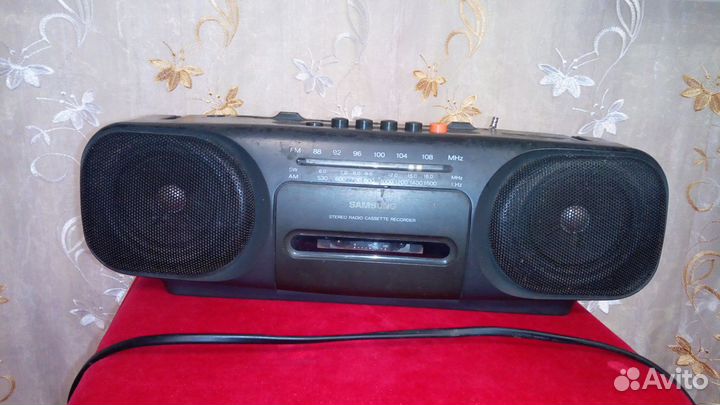 Кассетный магнитофон плюс радио