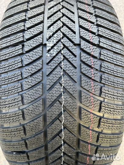 Bridgestone Blizzak LM-005 295/35 R21 107V