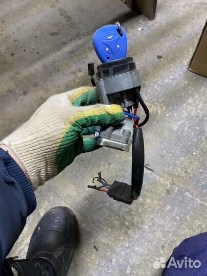 Замок зажигания priora kalina