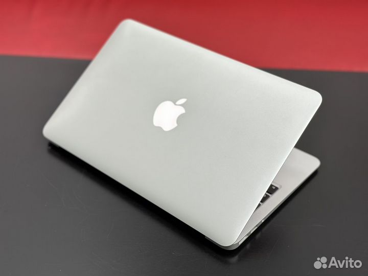Apple MacBook Air 11 2013 4/128GB A1465 Циклов 13