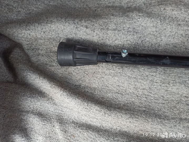 Костыль с подлокотником