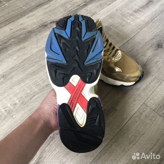 Оригинал Adidas Falcon W золотые