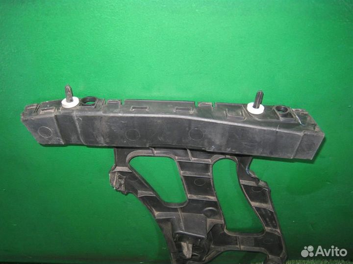 Кронштейн бампера заднего правый Citroen C4 Grand