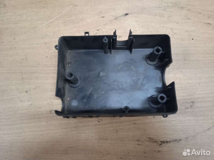 Крышка блока предохранителей BMW E28 бмв 5 E28