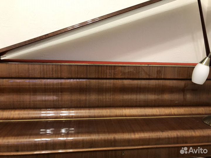 Чешское пианино в идеальном состоянии