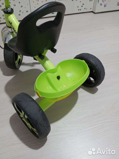 Трехколесный велосипед