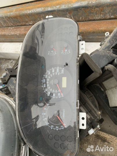 Панель приборов Kia Spectra