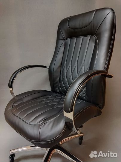 Кресло руководителя Mercedes AMG
