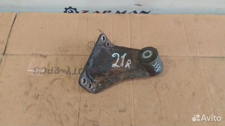 Кронштейн подшипника правый Man Tgl