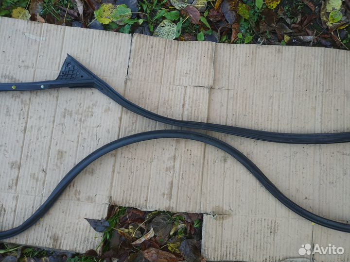 Уплотнитель стекла передней левой двери Omoda C5