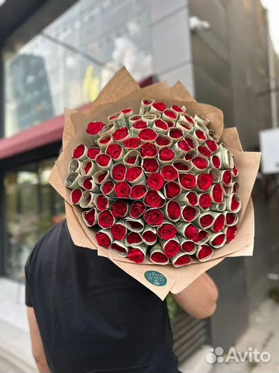 Букет из роза и денег
