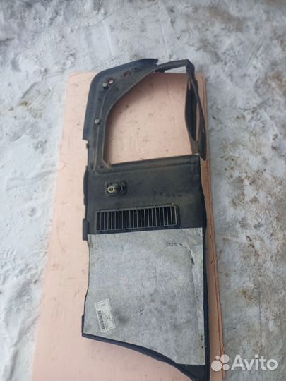 Обшивка багажника (левая) audi A8 D3