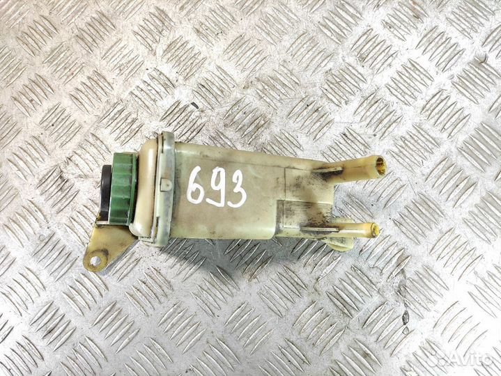 Бачок гидроусилителя Volkswagen Passat b5 1996-200