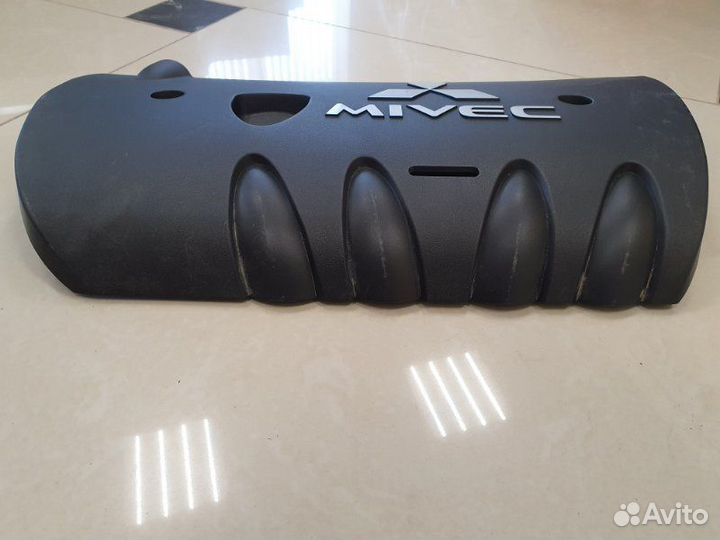 Декоративная крышка двигателя Mitsubishi Lancer 10