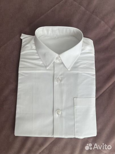 Белая классическая рубашка на мальчика