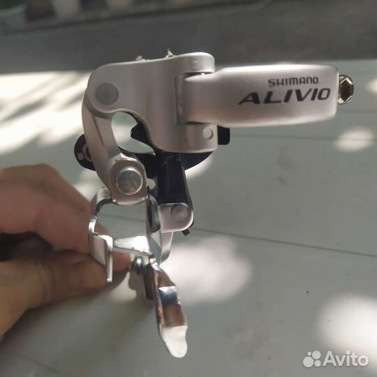 Передний переключатель shimano alivio
