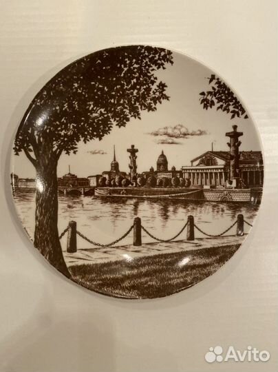 Декоративная настенная тарелка «Стрелки В.О.» лфз