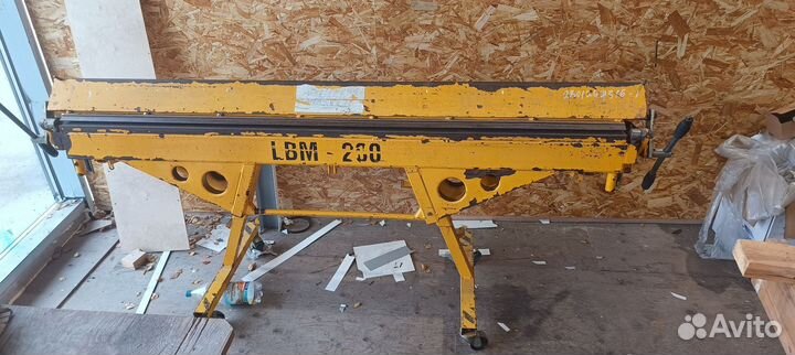 Продам листогибочный станок LBM-200